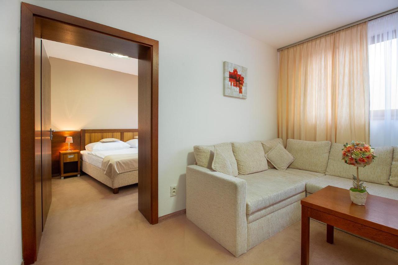 Hotel Academic زفولين المظهر الخارجي الصورة